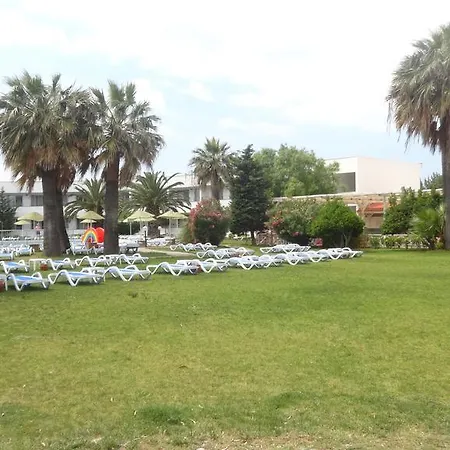 Ξενοδοχείο με διαμερίσματα Altin Yunus Apart Beach Plus 4*